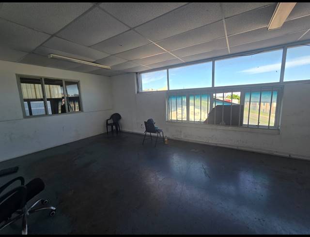 990M² WAREHOUSE TO LET IN NEW GERMANY